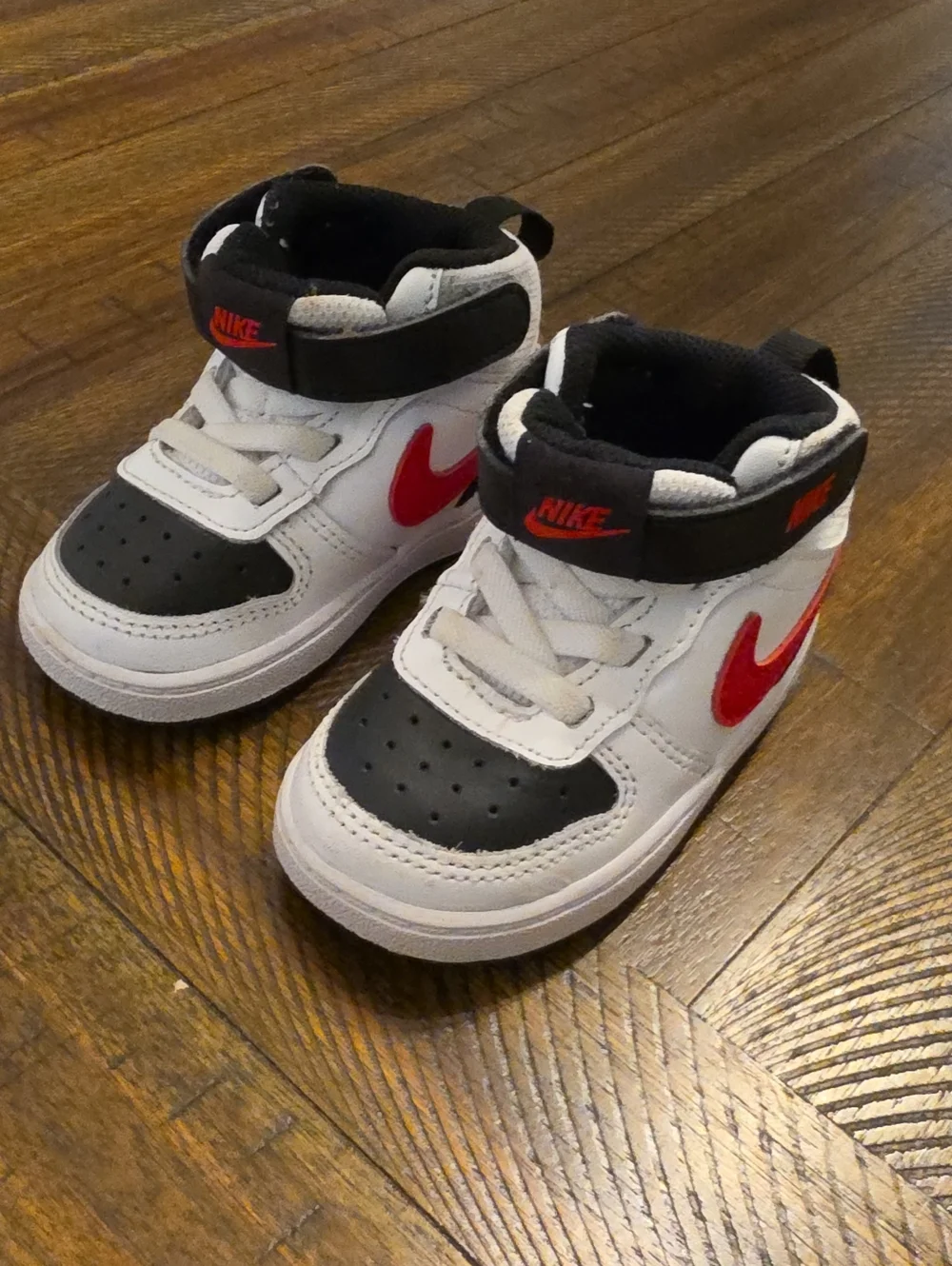 Infant Nike Court Borough Mid 2